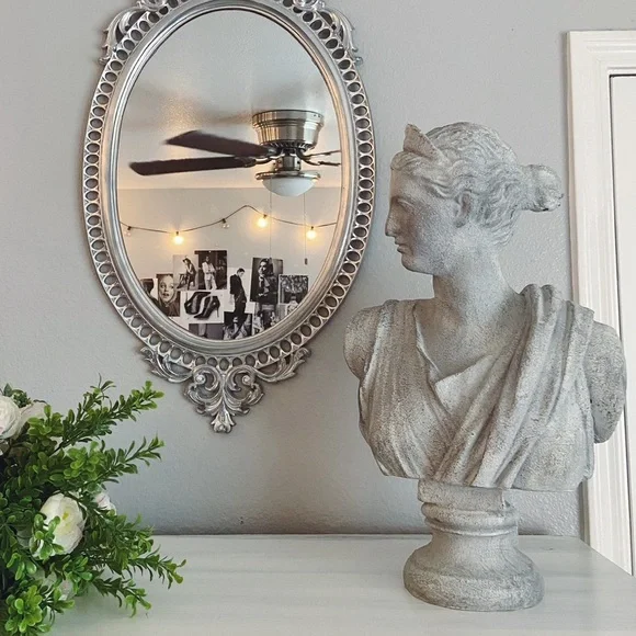 Diana of Versailles Bust Sculpture - Picture 3 of 4